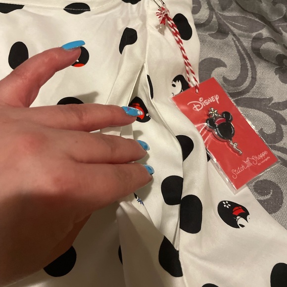Loungefly peek a boo Minnie Mickey skirt - Picture 4 of 6